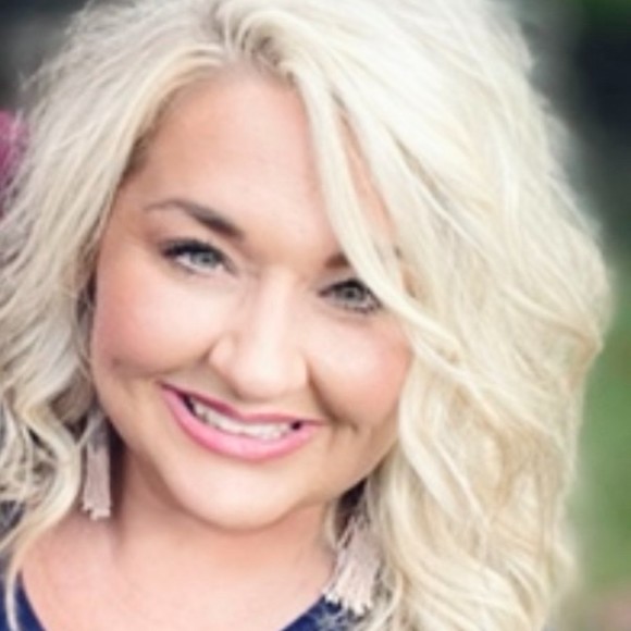 Meet your Posher, Charlette - Picture 1 of 1